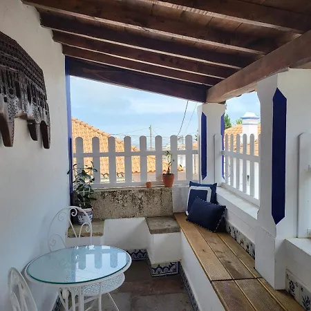Charmingly Renovated In Sintra, Penedo Colares