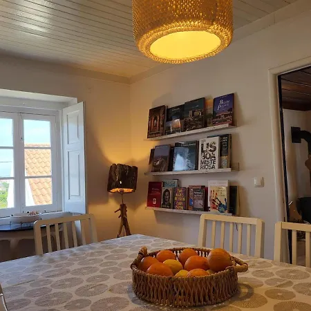 Charmingly Renovated In Sintra, Penedo
