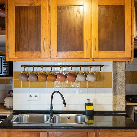 Charmingly Renovated In Sintra, Penedo