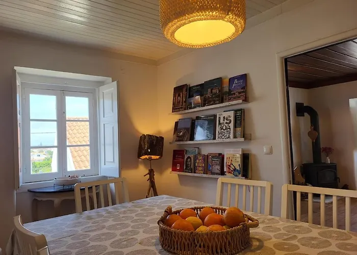 Charmingly Renovated In Sintra, Penedo