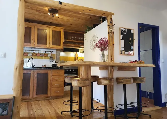 Charmingly Renovated In Sintra, Penedo Colares